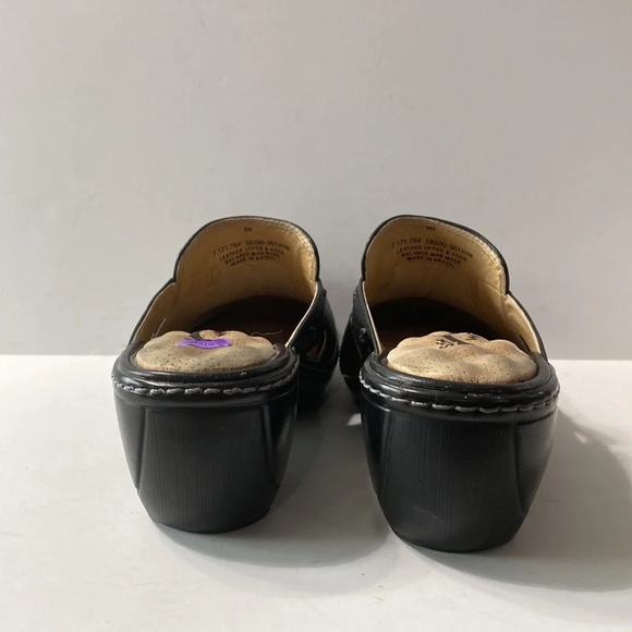 Soft Walk Women's Black Buckle Round Closed Toe Slip On Wedge Heel Clogs 8N - Picture 8 of 9